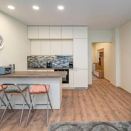 Homely Kreves Apartment By Polo Apartments Каунас Екстер'єр фото