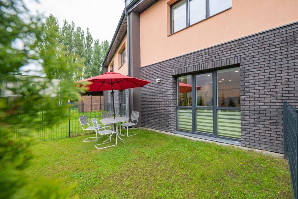 Homely Kreves Apartment By Polo Apartments Каунас Екстер'єр фото